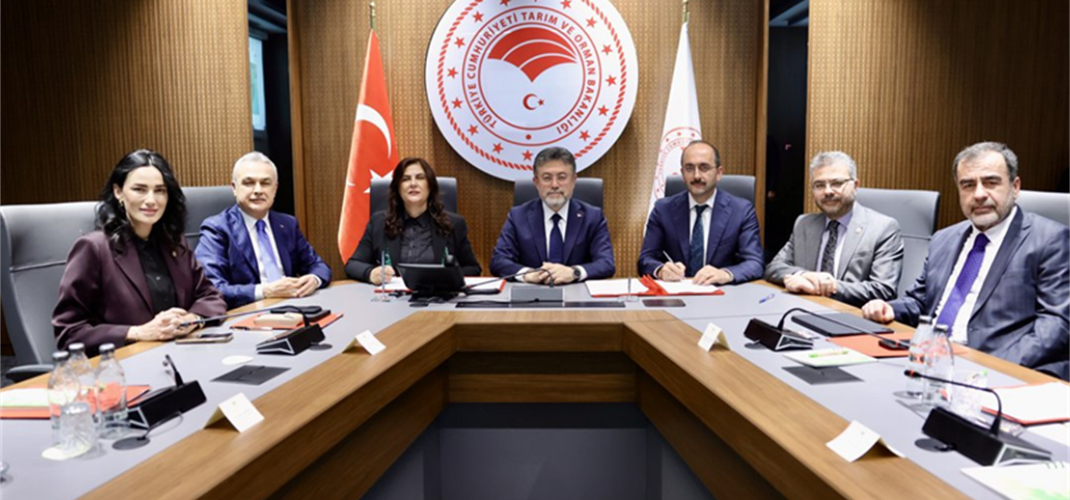 AYDIN'DA DENİZ SUYUNU İÇME SUYUNA DÖNÜŞTÜRECEK ARITMA TESİSİ İÇİN İMZALAR ATILDI